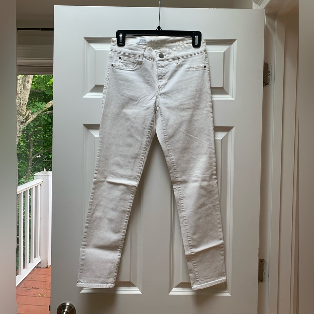 White skinny jeans